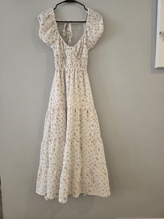 Dresses & Skirts - Dainty Floral Tiered Cream Maxi Dress with Puff Sleeves